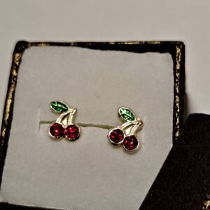 Arete broquel de plata cerezas con circonia