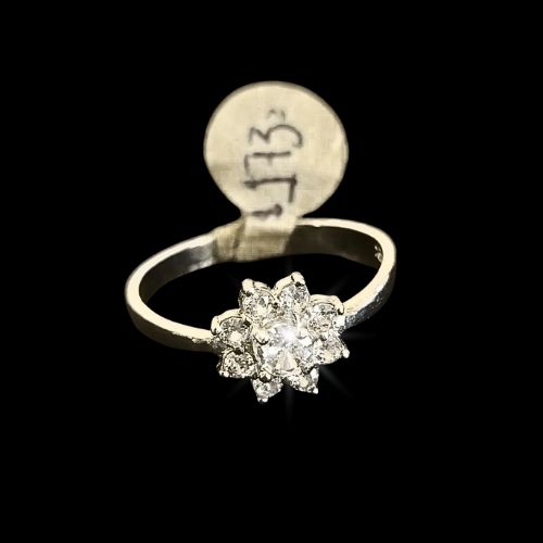 Anillo flor con circonias blancas
