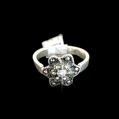 Anillo flor en marquesita