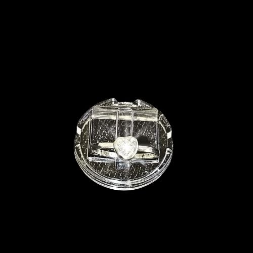 Anillo corazón biselado blanco