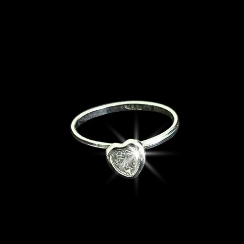 Anillo corazón biselado blanco