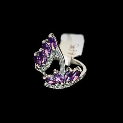 Anillo de plata con marquesita y circonias moradas #9
