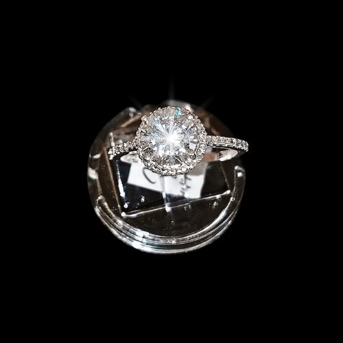 Anillo compromiso con contorno de microcirconia